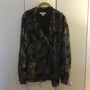 Flower patterned Lightweight shear ruffled blouse